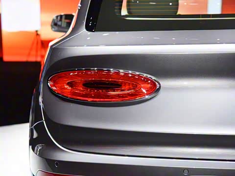 2021款 4.0T V8 First Edition 限量版 2021款 4.0T V8 First Edition 限量版