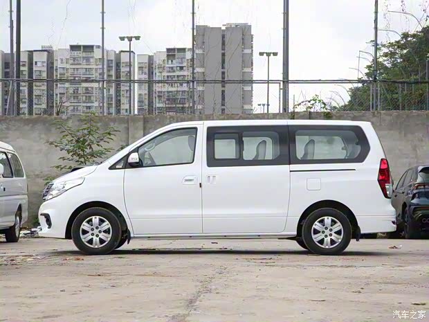 東風風行 菱智PLUS 2023款 2.0L 手動豪華型CNG 9座 東風風行 菱智PLUS 2023款 2.0L 手動豪華型CNG 9座