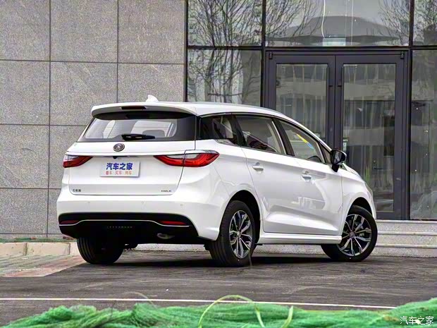 比亚迪 宋MAX 2019款 自动智联睿享型 6座