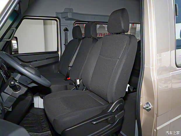 南京依维柯 依维柯得意 2023款 多功能客车