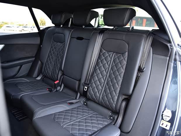 奥迪(进口) 奥迪Q8 2018款 基本型 奥迪(进口) 奥迪Q8 2018款 基本型