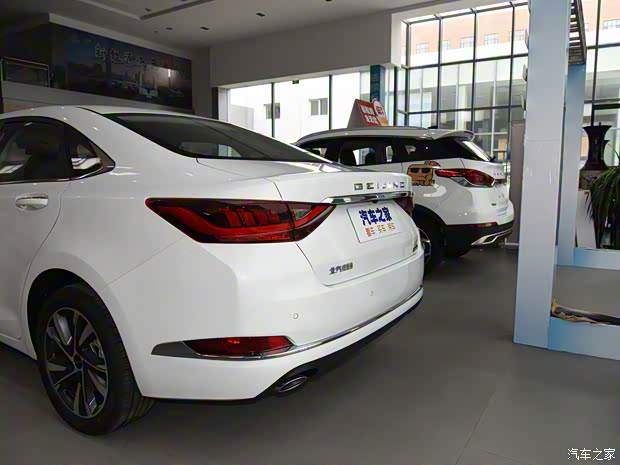 北京汽车 智道U7 2019款 1.5T 手动精英版 国VI