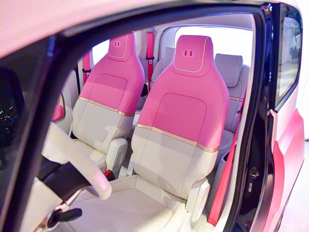 上汽通用五菱 寶駿KiWi EV 2021款 豬小八版