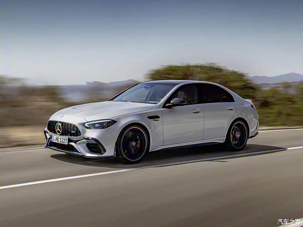 梅賽德斯-AMG 奔馳C級(jí)AMG新能源 2023款 AMG C 63 S 4MATIC