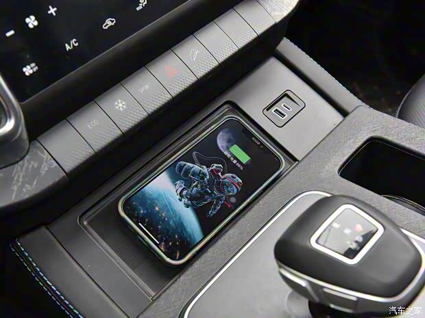 中興汽車 中興1949 2023款 2.3T商用版柴油自動兩驅(qū)超豪華型大雙