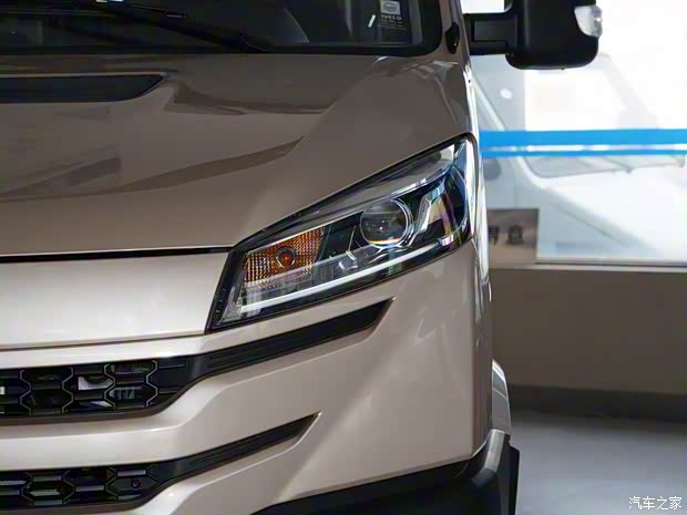 南京依维柯 依维柯得意 2023款 多功能客车