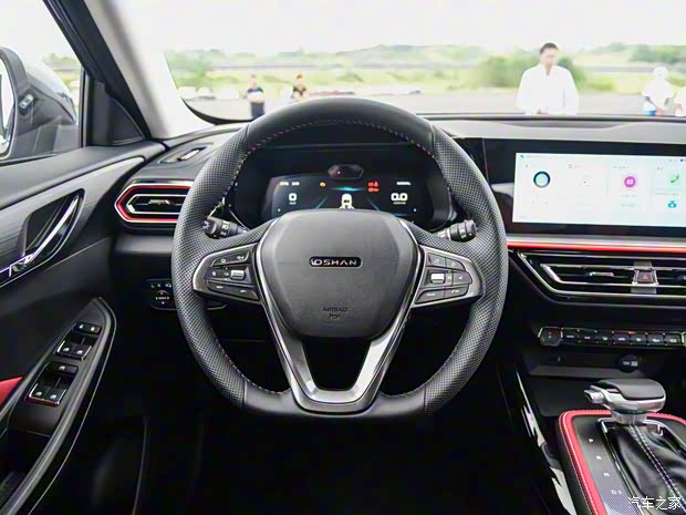 長(zhǎng)安汽車 長(zhǎng)安歐尚X5 2020款 1.5T 高配版