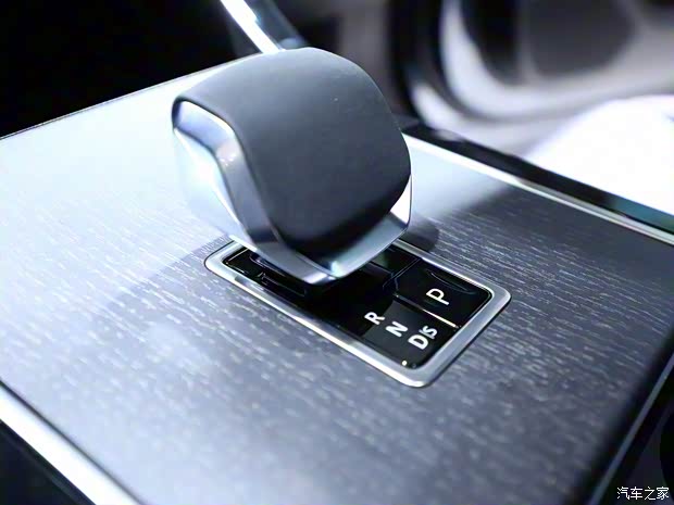 路虎(进口) 揽胜星脉 2024款 基本型 路虎(进口) 揽胜星脉 2024款 基本型