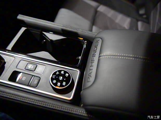 日产(进口) Pathfinder 2021款 3.5L Platinum 4WD 美国版