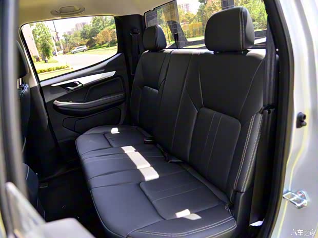 江西五十鈴 瑞邁 2019款 瑞邁S 2.5T四驅(qū)柴油超豪華款加長版JE4D25Q5A