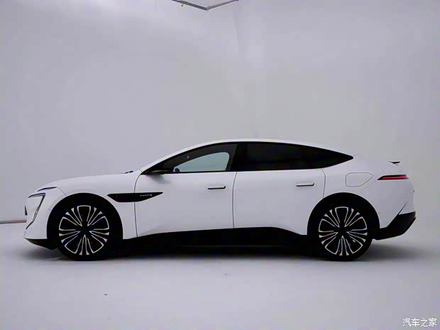 阿维塔科技 阿维塔12 2023款 双电机版 阿维塔科技 阿维塔12 2023款 双电机版