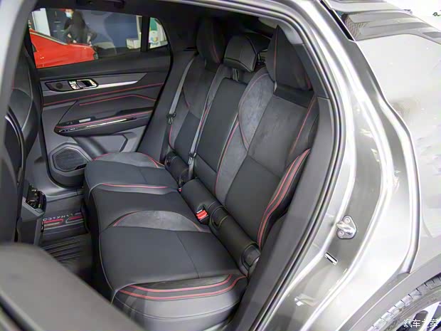 领克 领克05 2020款 2.0TD 四驱劲Halo