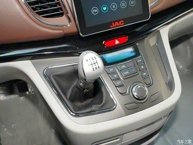 江淮汽车 瑞风L5 2022款 2.0T 手动商务版