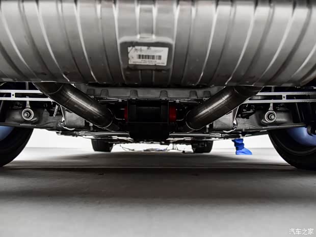 阿斯頓·馬丁 阿斯頓·馬丁DBX 2023款 4.0T V8 707