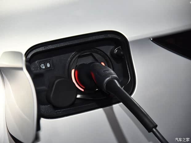 雪铁龙(进口) DS 7(海外) 2018款 Crossback E-Tense 4x4 雪铁龙(进口) DS 7(海外) 2018款 Crossback E-Tense 4x4