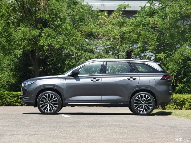 長安汽車 長安歐尚X7 2020款 1.5T 人臉識別全自動泊車太空逍遙版