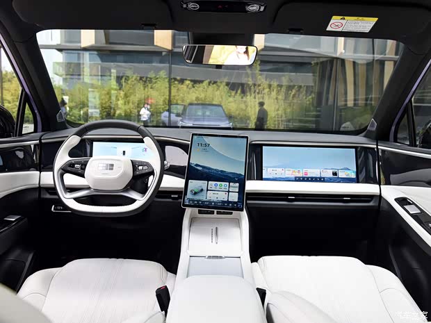 吉利汽车 银河L7 2023款 插混 基本型 吉利汽车 银河L7 2023款 插混 基本型