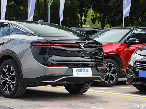 豐田(進口) 皇冠(進口) 2023款 雙擎 2.5L SportCross