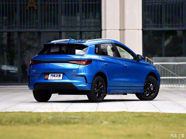 比亚迪 比亚迪e2 2021款 升级版 高续航版 尊贵型 比亚迪 比亚迪e2 2021款 升级版 高续航版 尊贵型