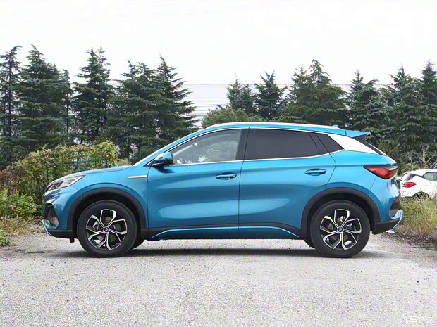 比亞迪 元PLUS 2023款 冠軍版 430KM 超越型