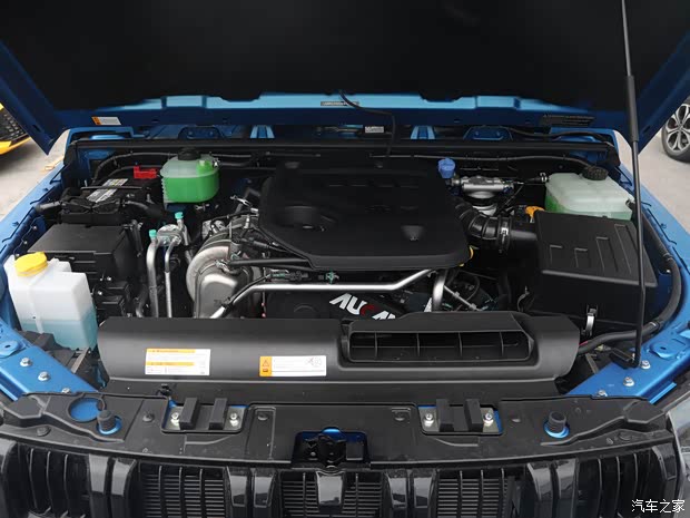 北京越野 北京BJ40 2023款 2.0D 自動四驅(qū)刀鋒英雄版?zhèn)b客型