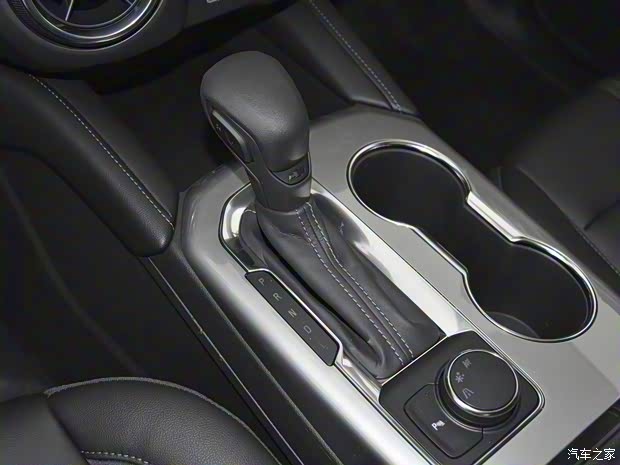 上汽通用雪佛蘭 開拓者 2021款 輕混 650T 7座 型版