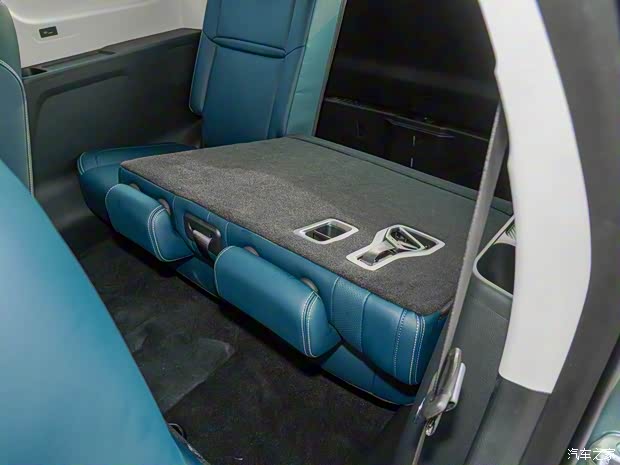 吉利汽車 嘉際 2023款 嘉際L 1.5TD DCT尊貴型