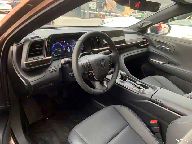 丰田(进口) 皇冠(进口) 2023款 双擎 2.5L SportCross 丰田(进口) 皇冠(进口) 2023款 双擎 2.5L SportCross