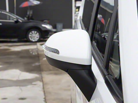 2023款 2.0L 长轴创享型 9座 2023款 2.0L 长轴创享型 9座