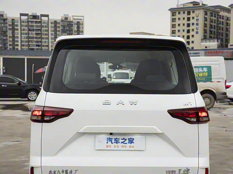 2023款 2.0L 长轴创享型 9座 2023款 2.0L 长轴创享型 9座