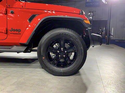 2022款 2.0T 高地四门版 2022款 2.0T 高地四门版