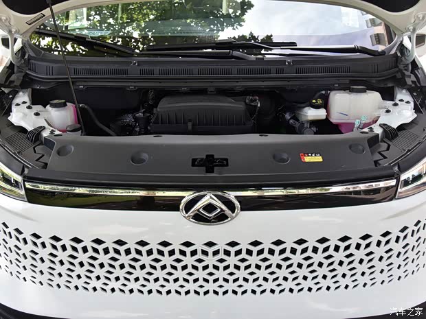 上汽大通 上汽大通MAXUS 新途V70 2023款 2.0T 精英版 自動(dòng)短軸低頂 5/6座