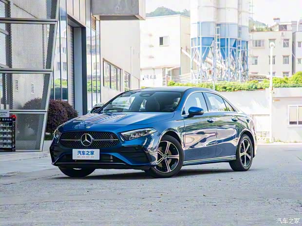 北京奔驰 奔驰A级 2023款 A 200 L 时尚型