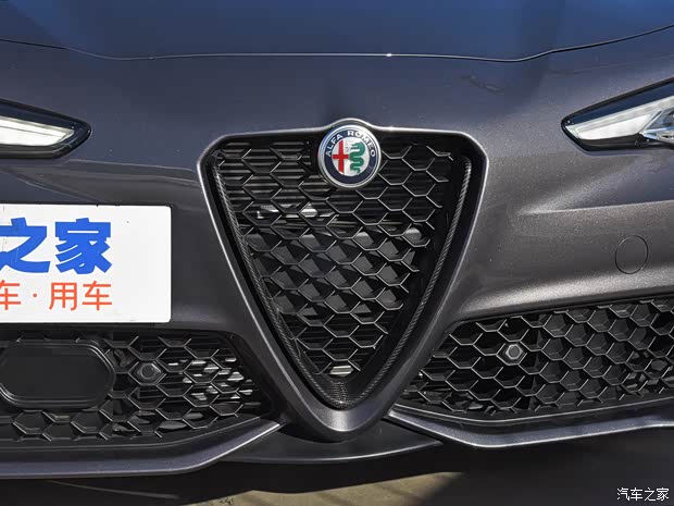 阿尔法·罗密欧 Giulia 2021款 2.0T 280HP Veloce Ti 竞速版