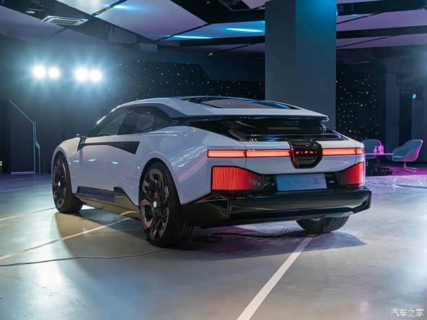 华人运通 高合HiPhi Z 2022款 原型车 华人运通 高合HiPhi Z 2022款 原型车