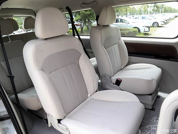 东风风行 菱智 2020款 M5L 1.6L 9座舒适型 东风风行 菱智 2020款 M5L 1.6L 9座舒适型