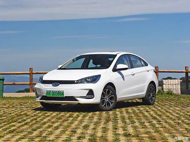 奇瑞新能源 艾瑞泽e 2019款 尊享版 奇瑞新能源 艾瑞泽e 2019款 尊享版