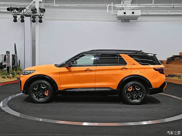 长安福特 探险者 2023款 EcoBoost 285 昆仑巅峰版 7座 长安福特 探险者 2023款 EcoBoost 285 昆仑巅峰版 7座