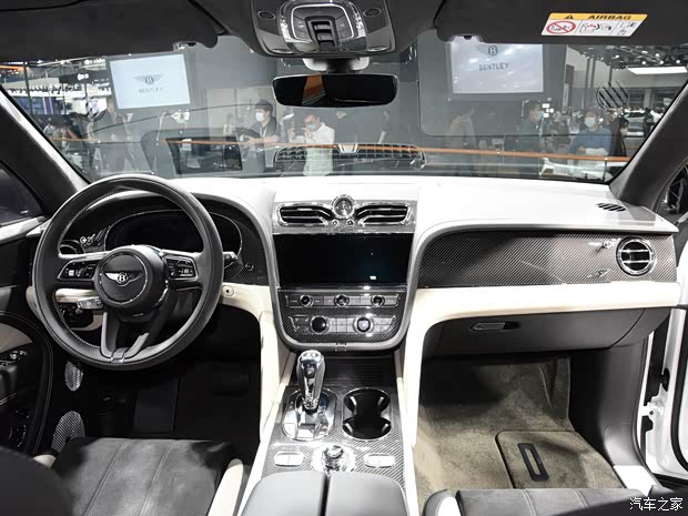 宾利 添越 2022款 4.0T V8 S 宾利 添越 2022款 4.0T V8 S