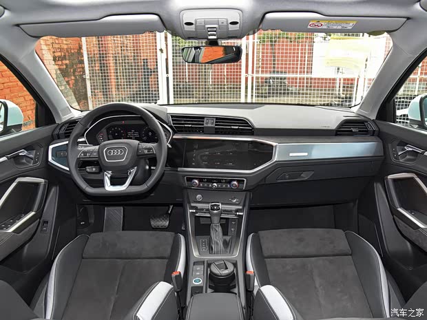 一汽-大众奥迪 奥迪Q3 2019款 40 TFSI quattro 时尚动感型 一汽-大众奥迪 奥迪Q3 2019款 40 TFSI quattro 时尚动感型