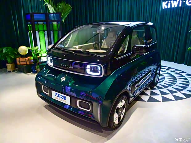 上汽通用五菱 宝骏KiWi EV 2021款 高定版时髦金