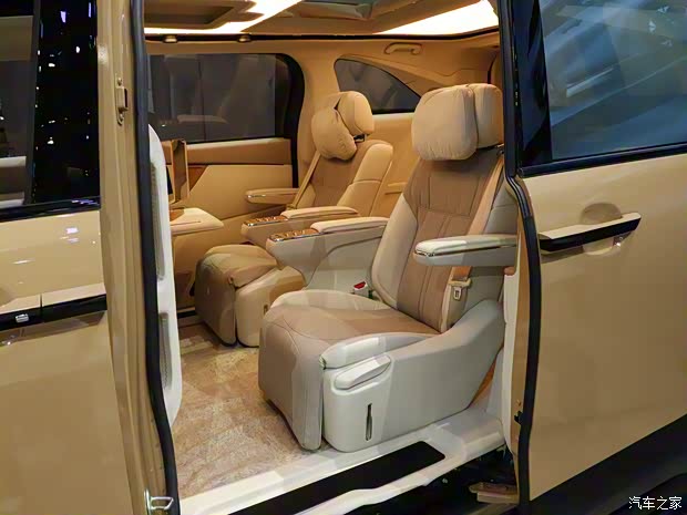 合創(chuàng)汽車(chē) 合創(chuàng)V09 2023款 ATELIER