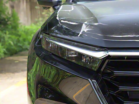 2024款 240TURBO 四驱尊耀版 5座 2024款 240TURBO 四驱尊耀版 5座