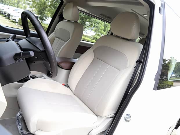 东风风行 菱智 2020款 M5L 1.6L 9座舒适型 东风风行 菱智 2020款 M5L 1.6L 9座舒适型