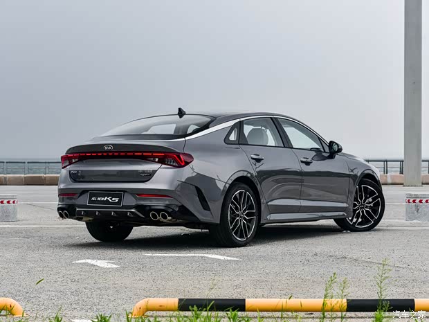 东风悦达起亚 K5凯酷 2020款 380T GT-Line 尊贵版 东风悦达起亚 K5凯酷 2020款 380T GT-Line 尊贵版