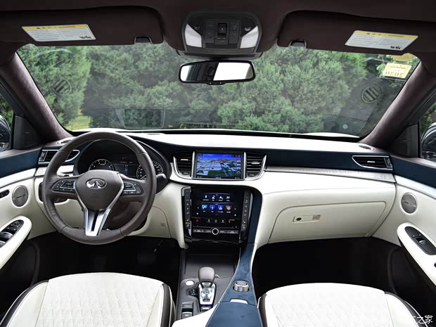 东风英菲尼迪 英菲尼迪QX50 2018款 2.0T 四驱旗舰版