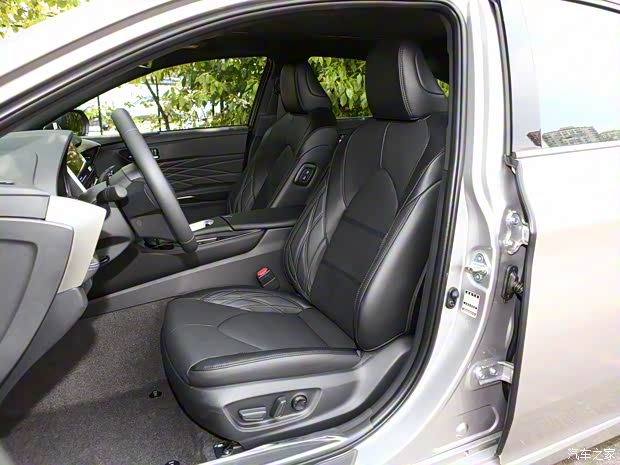 一汽豐田 亞洲龍 2023款 雙擎 2.5L XLE尊貴版