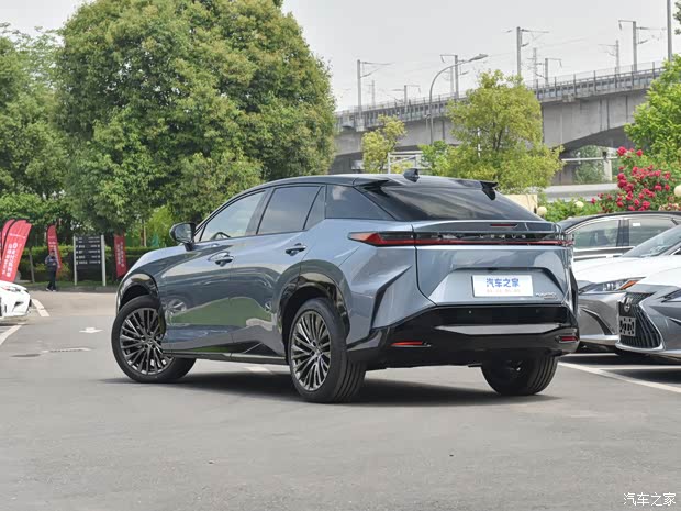 雷克萨斯 雷克萨斯RZ 2023款 450e 四驱纵领版 雷克萨斯 雷克萨斯RZ 2023款 450e 四驱纵领版