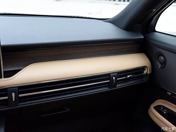 长安林肯 冒险家 2020款 2.0T 四驱尊耀版 长安林肯 冒险家 2020款 2.0T 四驱尊耀版