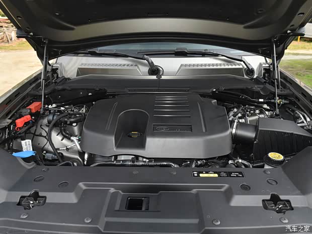 路虎(進口) 路虎衛(wèi)士 2023款 改款 90 3.0T P400 XS